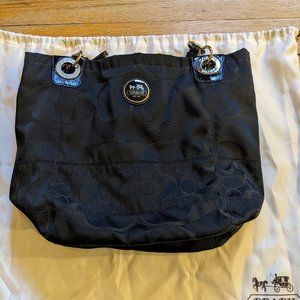 Coach signature logo tote with dustbag